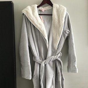 NWT Victoria Secret Sherpa hooded robe